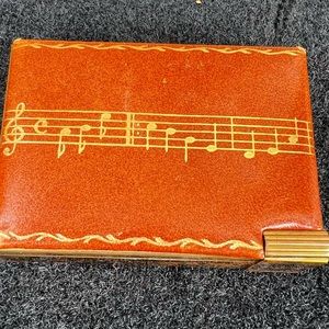 Vintage Volupte MUSICAL compact